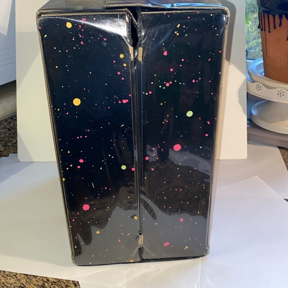 Vintage Barbie and the Rockers carry case. Black with neon splatters. - Picture 4 of 7